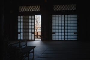 猫を祀る日本の社寺のたたずまい